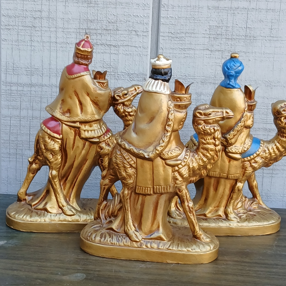 Gold and Blue Three Kings Candleholders Figurines - Picture 15 of 16